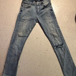 COTTON ON MEN’S SLIM RIPPED JEANS